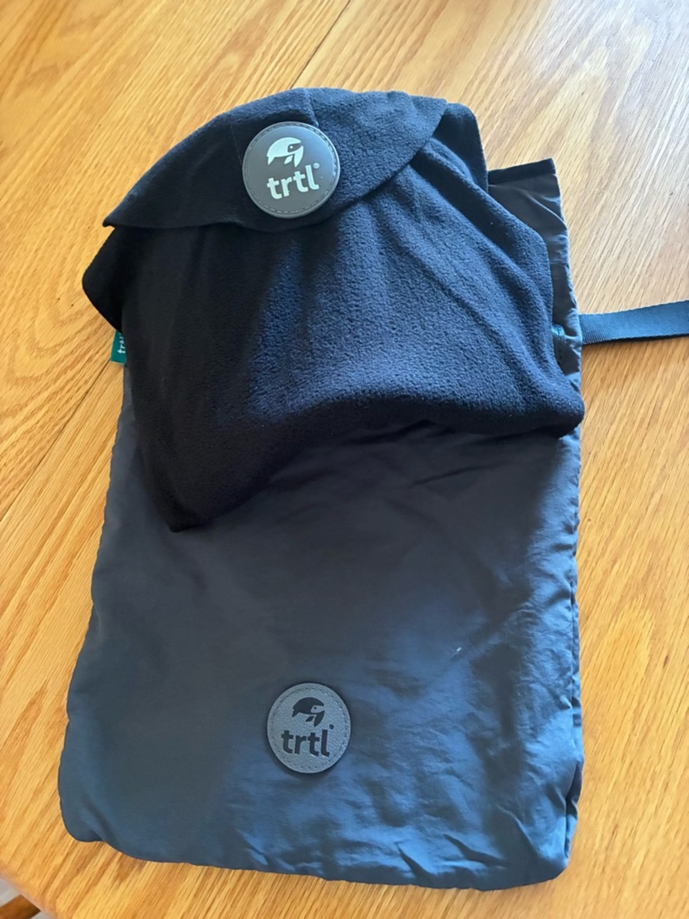 trtl Women's Black Travel Neck Pillow - Soft Support